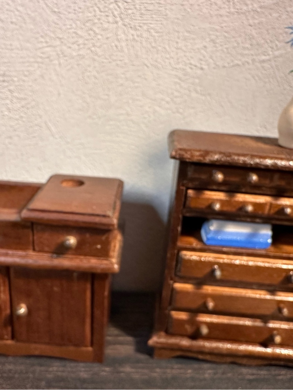 Doll house furniture - Picture 4 of 15